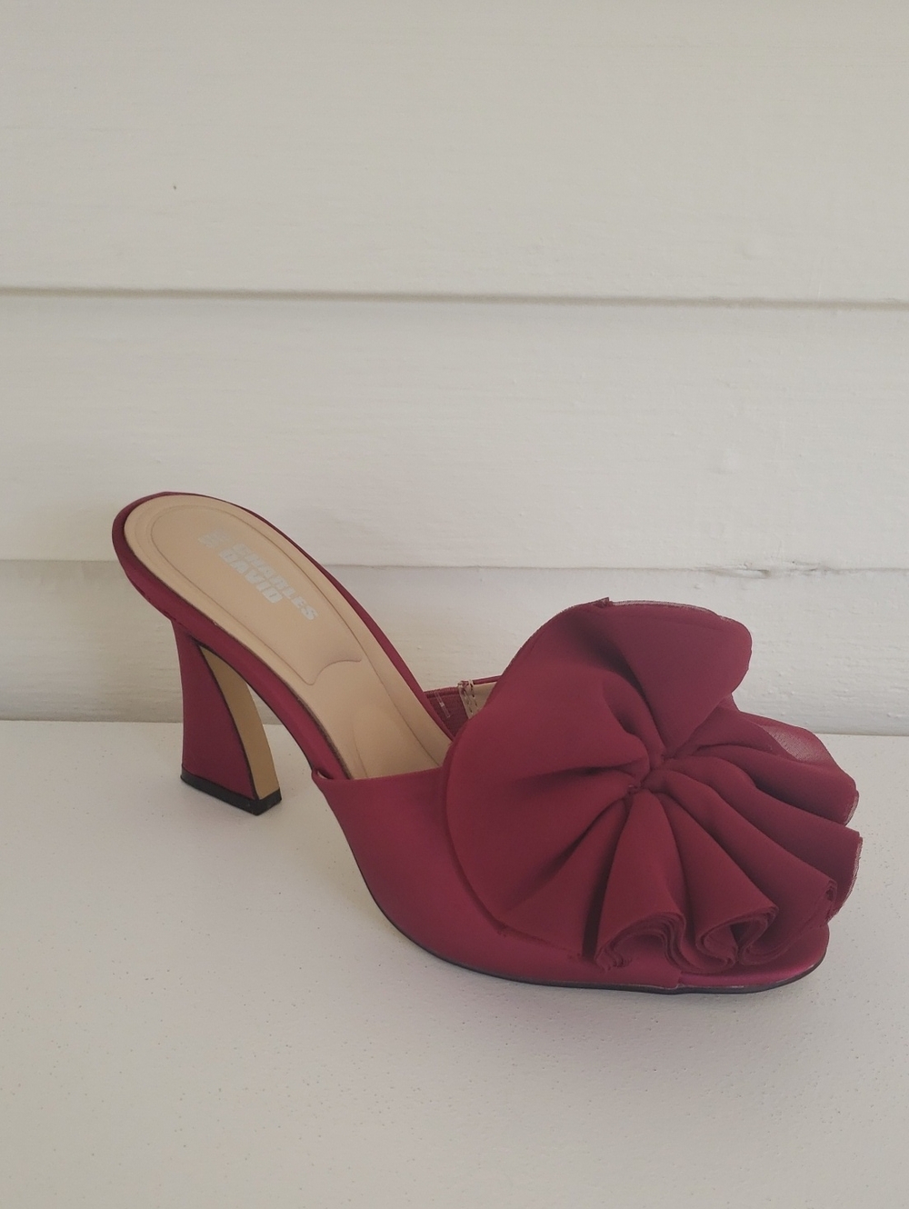 Charles David Women's Magenta Satin heeled Sandal with Rosette Accent Size 7.5